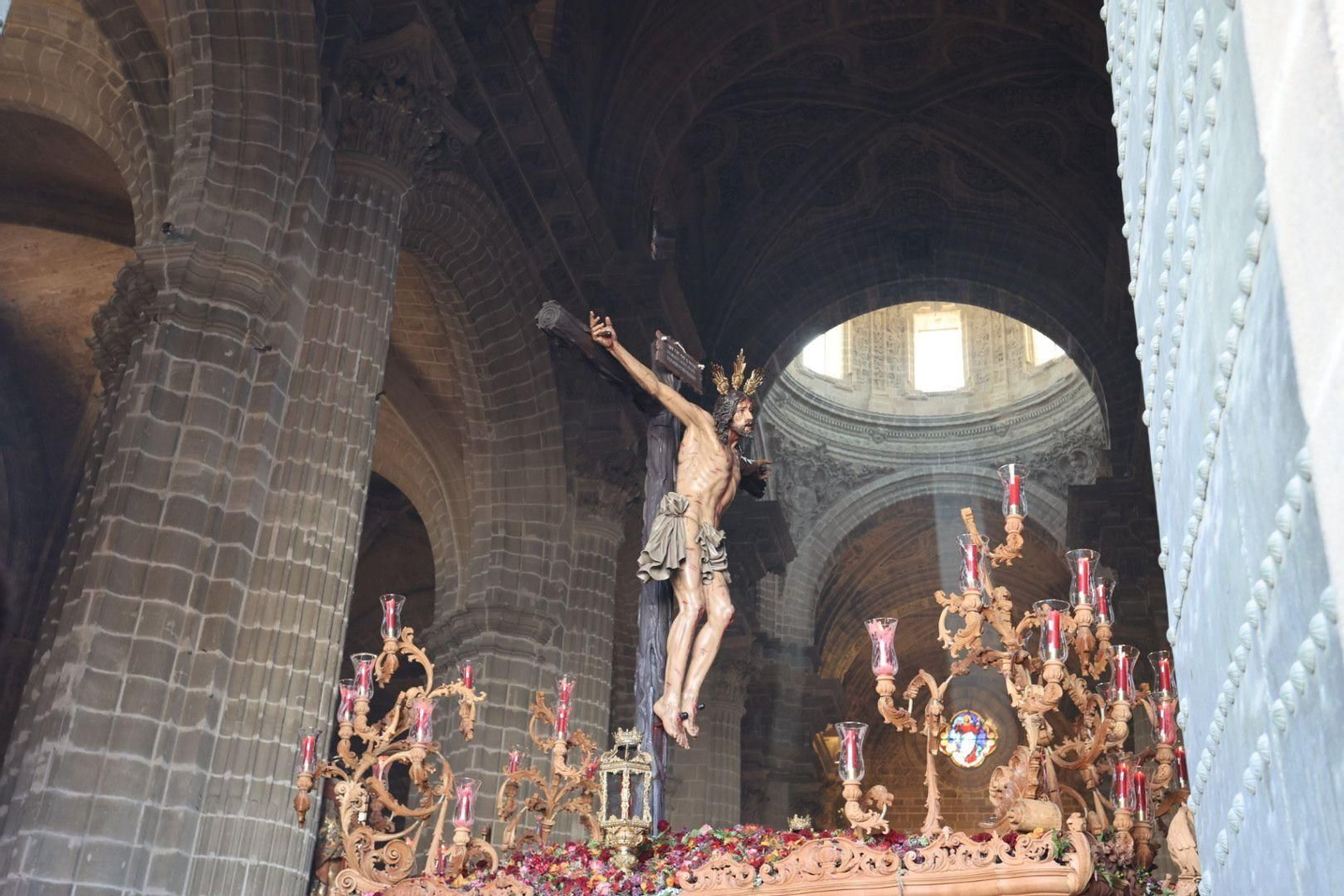 Las imágenes de regreso de las hermandades de la Sed, Candelaria, Paz y Clemencia a sus templos