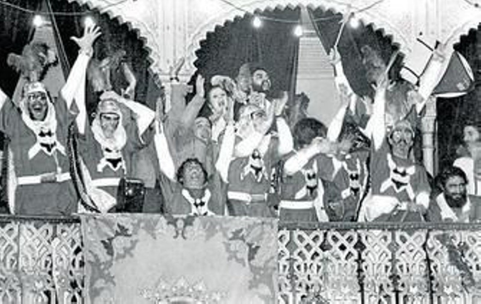 La chirigota 'Los cruzados mágicos' está presente en el documental 'Mi querida España'.