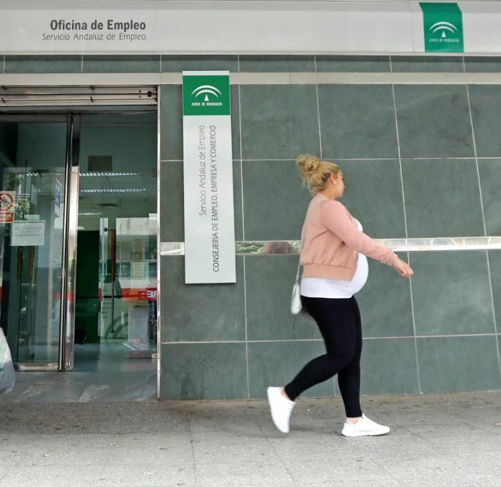 Oficina  del Servicio Andaluz de  Empleo, ubicada en Madre de  Dios.