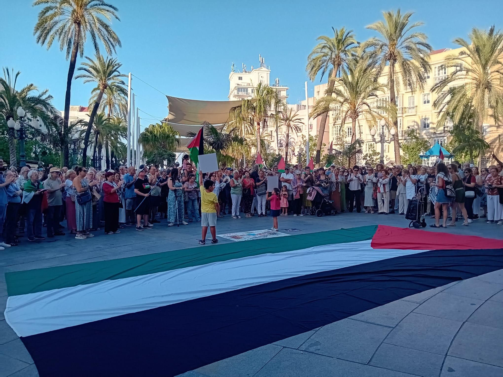 Una imagen de la concentración por Palestina de la pasada semana en la plaza de San Juan de Dios de Cádiz.