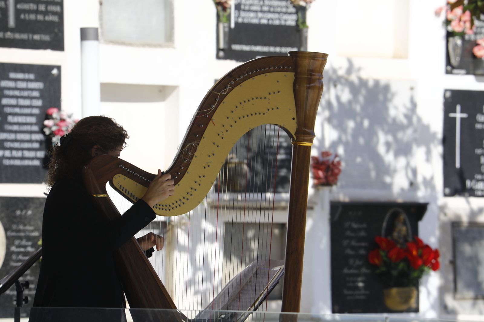 Las imágenes del día de Los Santos en los cementerios de Córdoba