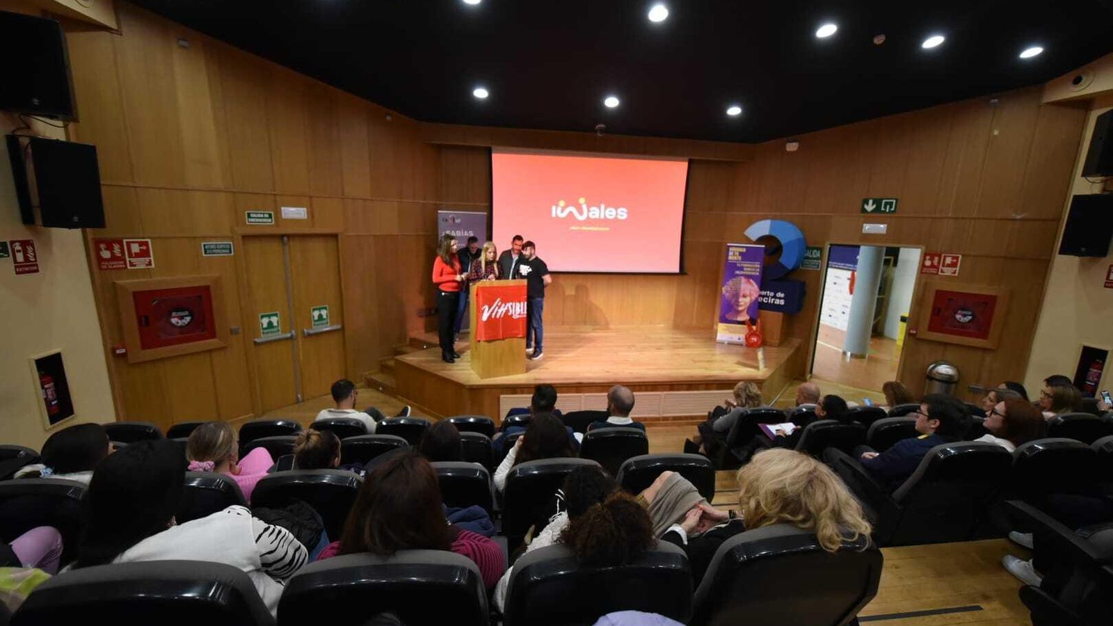 Lectura del manifiesto bajo el lema 'Vivimos, resistimos, amamos… ¡y envejecemos!'