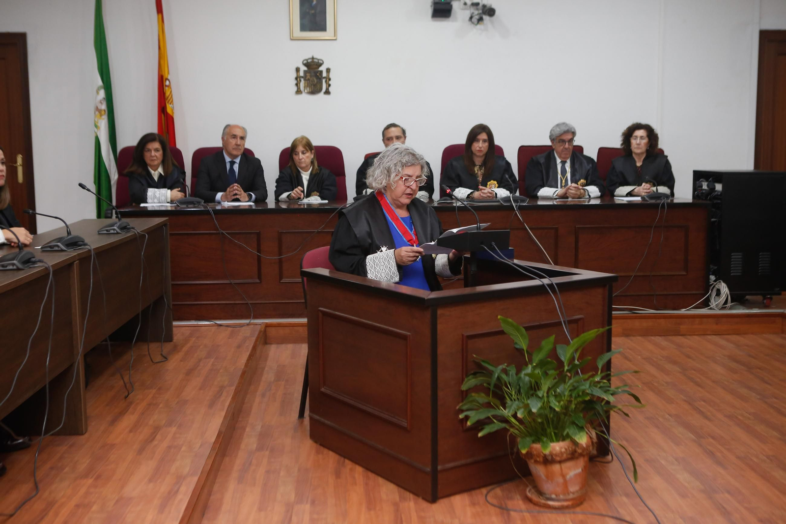 Fotos de la imposición de la Cruz de San Raimundo de Peñafort a la jueza María José Sanz Alcázar en Algeciras