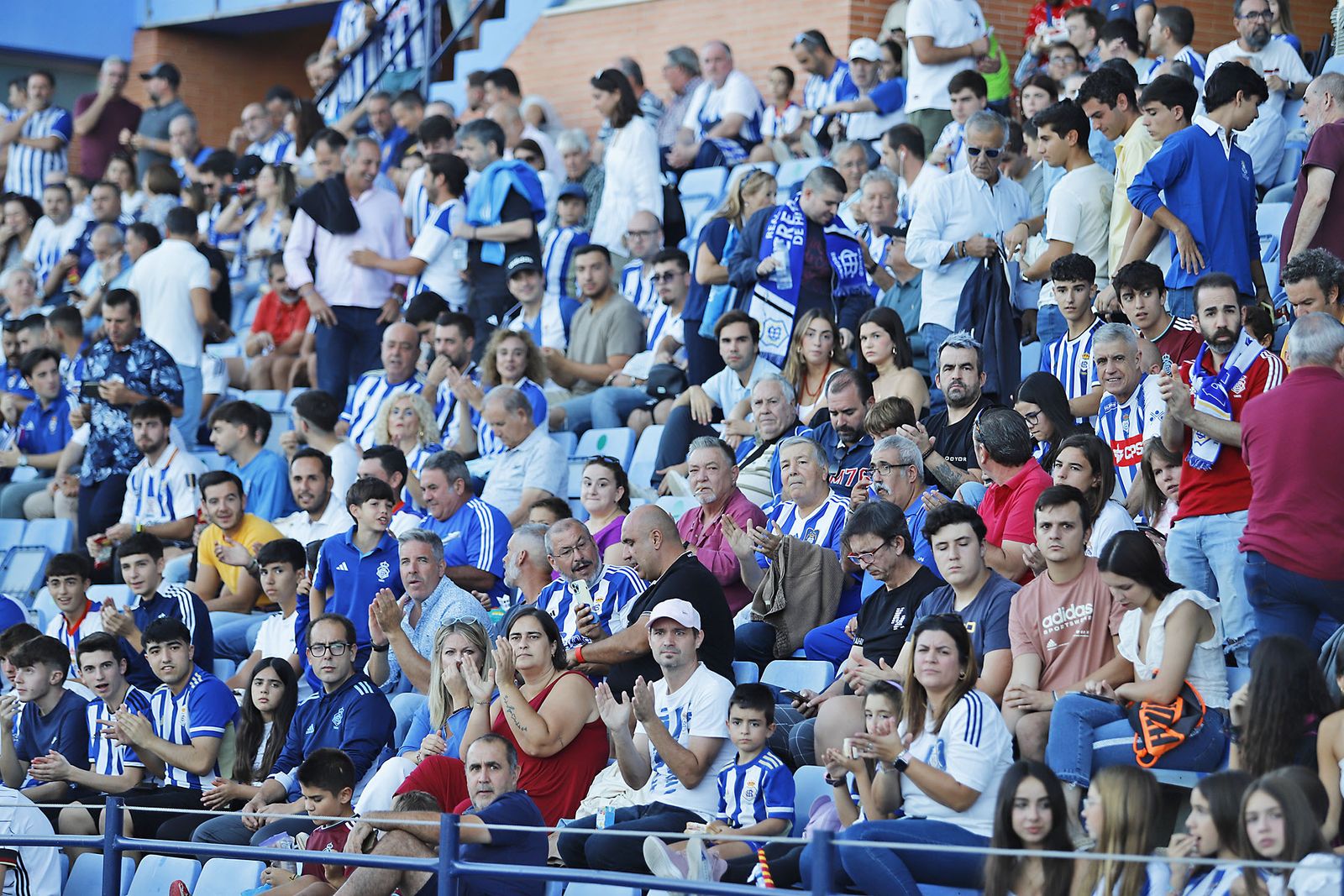 Imágenes del ambiente en el encuentro entre el Recreativo de Huelva y el CD Castellón