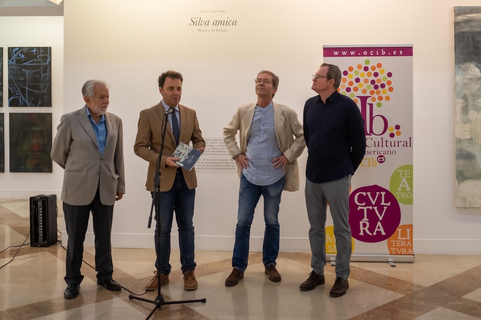 Presentación de la muestra de Juan F. Lacomba que se expone en el Salón Iberoamericano de la Casa Colón.