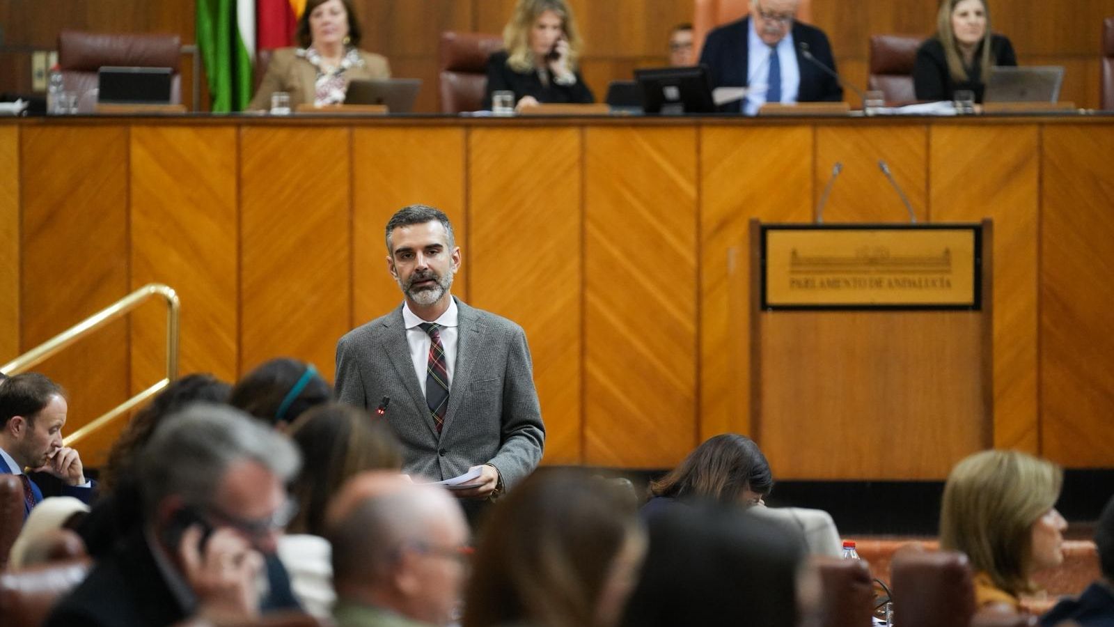 Ramón Fernández- Pacheco en el Parlamento.