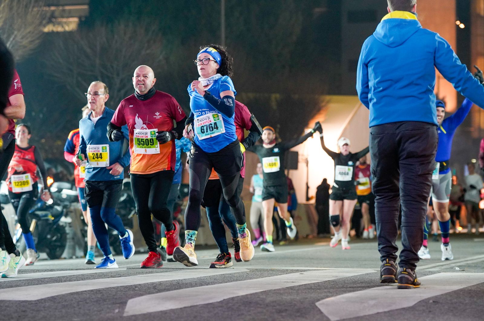 En imágenes: búscate en tu llegada a meta de la Carrera de San Antón 2026 (12)