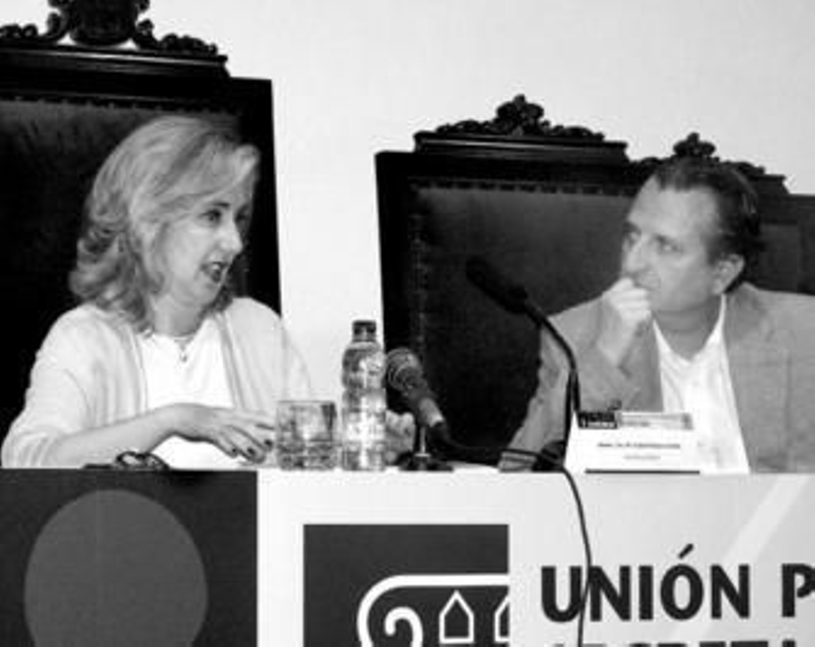 Isabel Valcarce y Ernesto Vila durante la primera jornada del congreso.