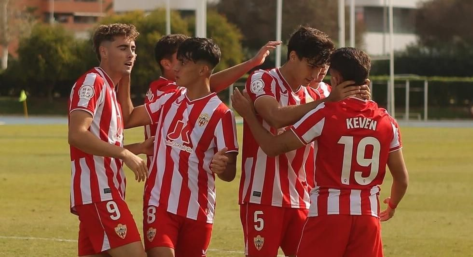 Los jugadores unionistas celebran uno de los goles marcados en el Anexo