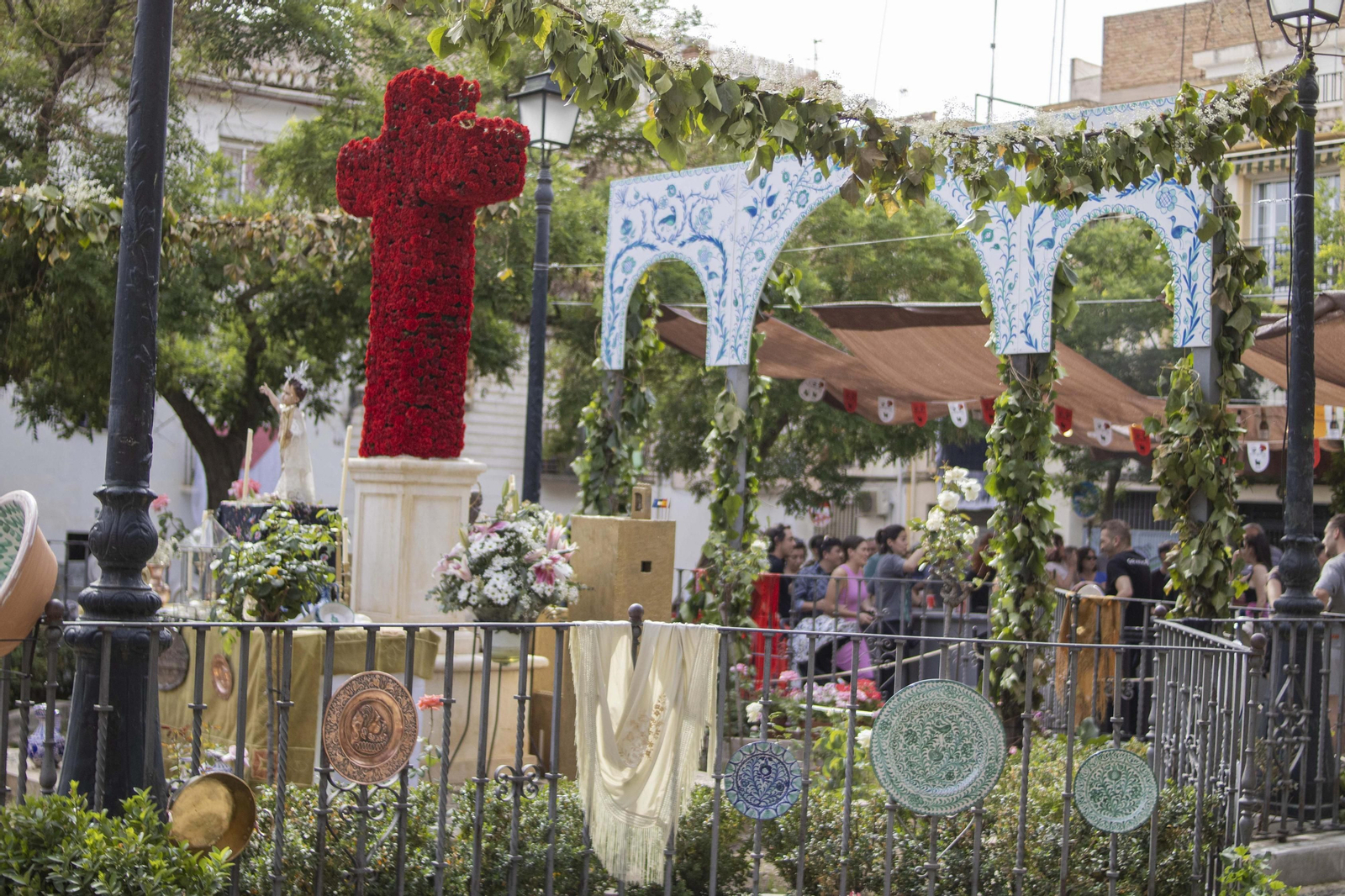 Así celebra Granada sus Cruces, en imágenes