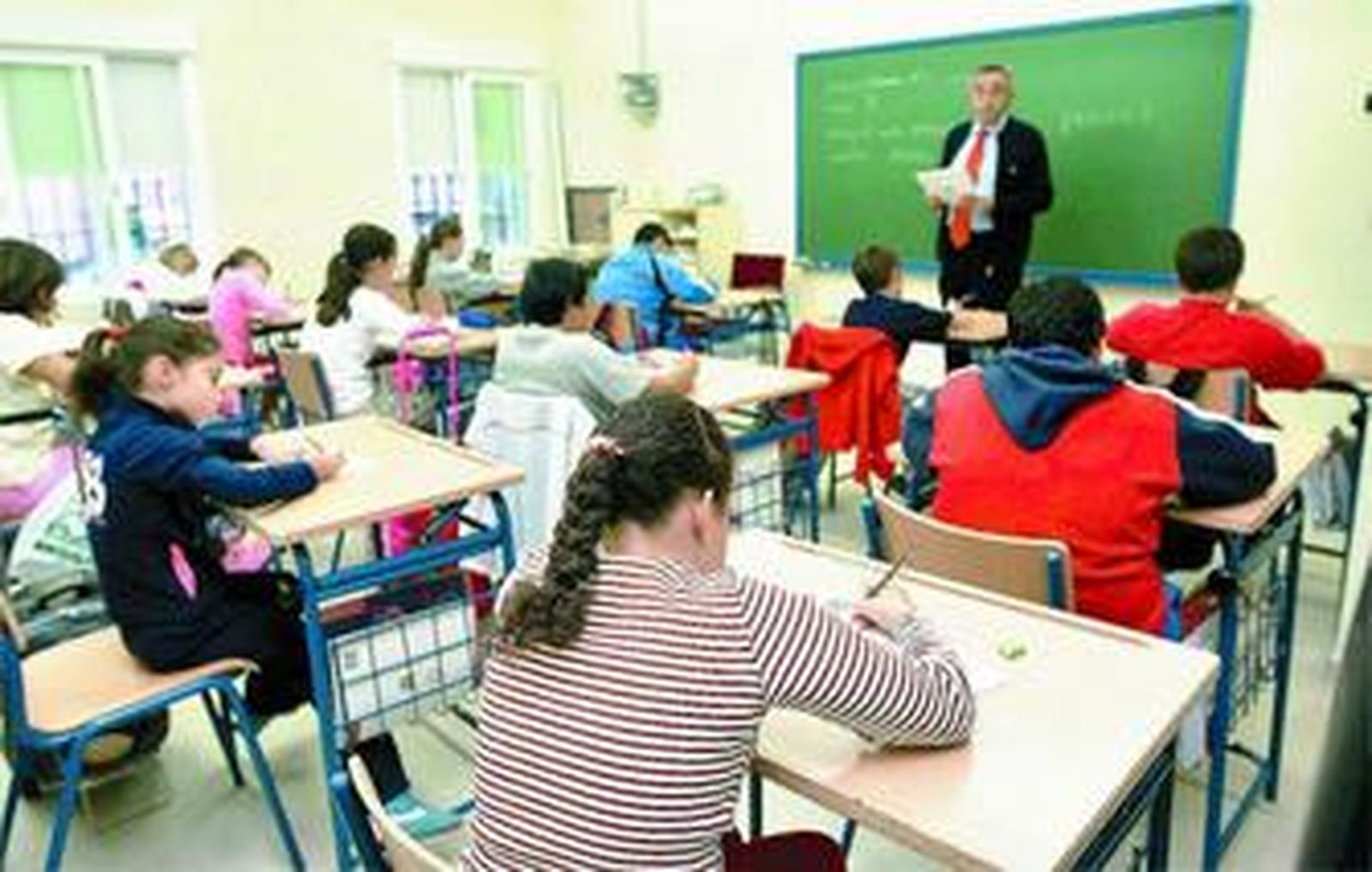 Alumnos de Primaria asisten a clase en un colegio de Córdoba.