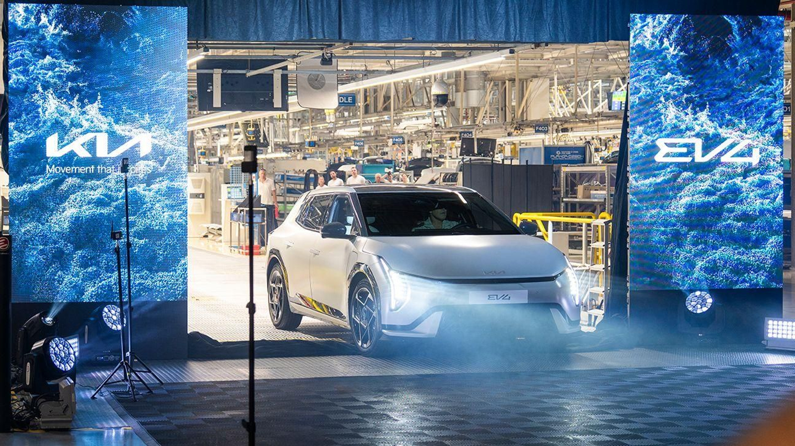 Kia arranca en Eslovaquia la fabricación de su primer eléctrico hecho en Europa, el EV4