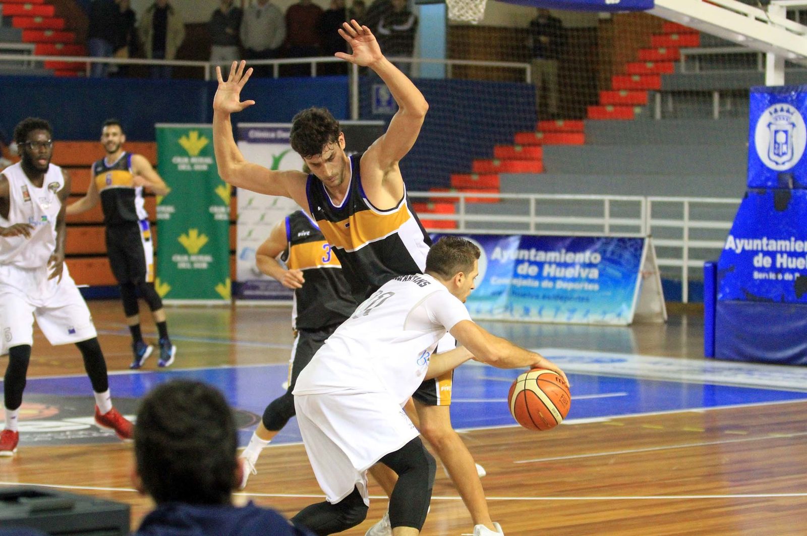 Imágenes del partido de baloncesto Enrique Benítez- Benahavís