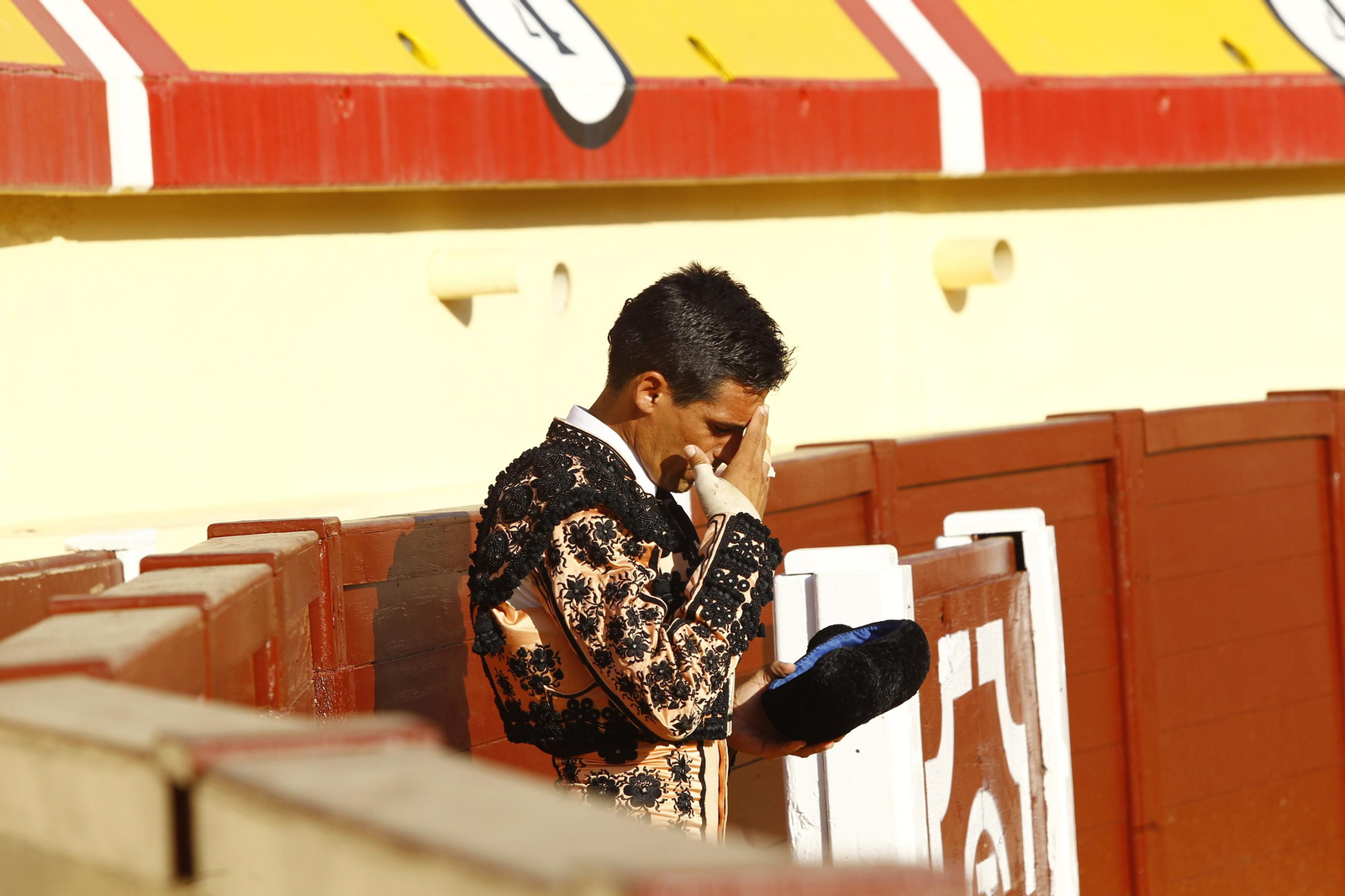 Imágenes de la corrida de toros de la Feria de Vera, con Morante de la Puebla, Emilio de Justo y Pablo Aguado