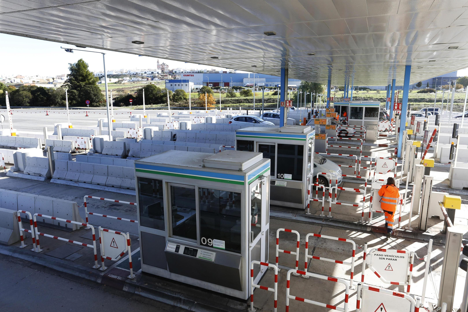 Las cabinas de peaje de la AP-4, en las inmediaciones de Lebrija.
