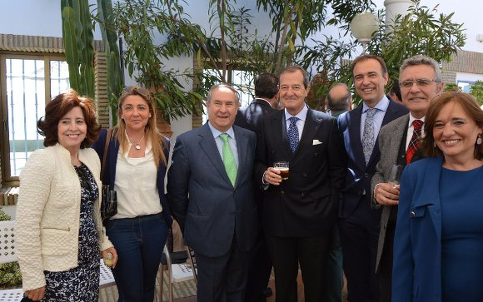 Luisa Montero, Miriam Palmero, Manuel Gutiérrez, Alfonso Jiménez con su hijo Alfonso, Fernando Sicre, Lourdes Marín.

Foto: Ignacio Casas de Ciria