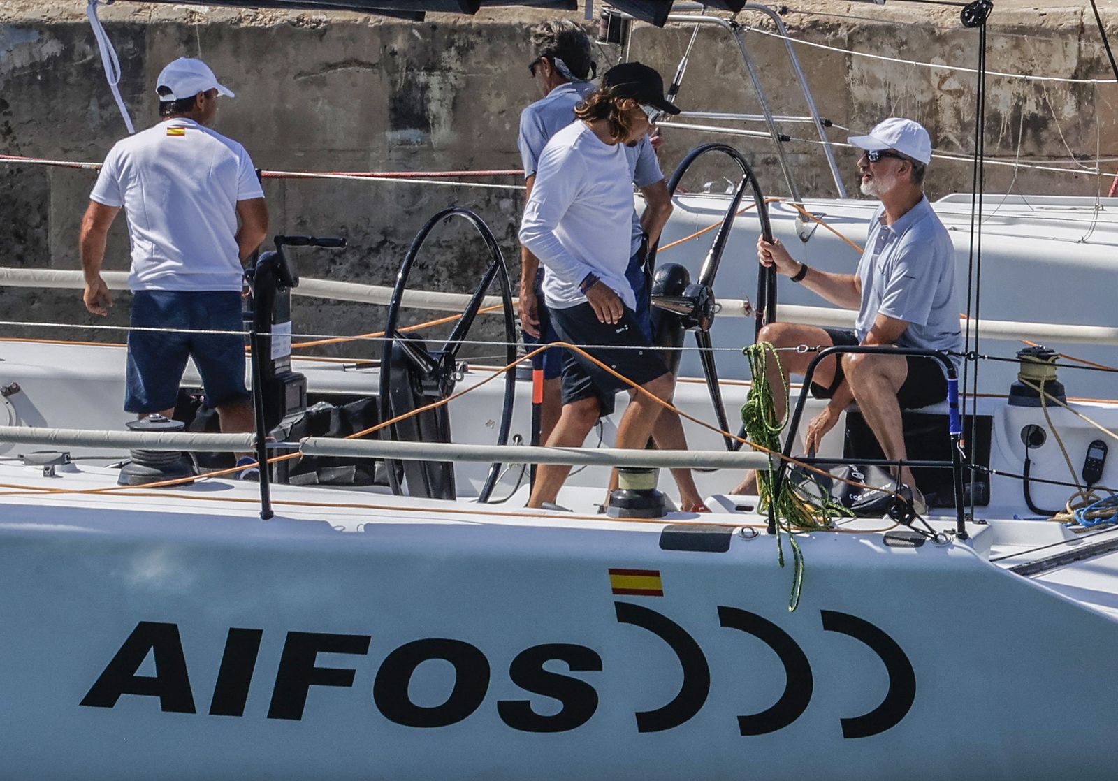El rey Felipe VI a  bordo del Aifos  este sábado en Palma
