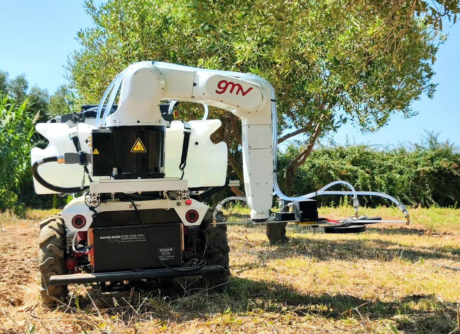El sistema autónomo GreenBot realiza con éxito pruebas en campo para la protección sostenible de cultivos leñosos El sistema autónomo GreenBot realiza con éxito pruebas en campo para la protección sostenible de cultivos leñosos