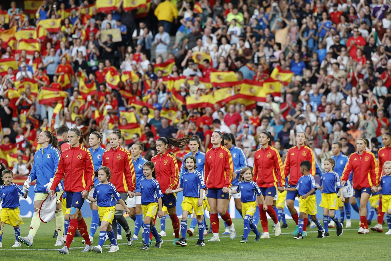 Las fotos del Italia - España de la Eurocopa femenina