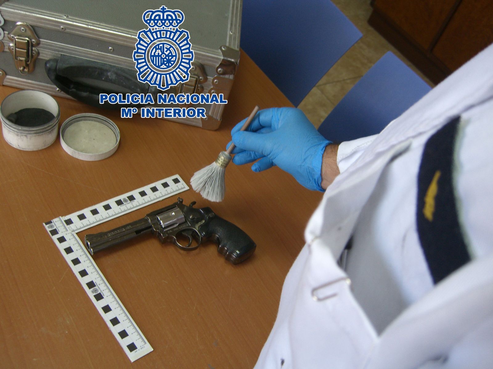 La Policía Nacional aumenta en de Almería en un 5,5 % el número de identificados por huellas con respecto al año 2019