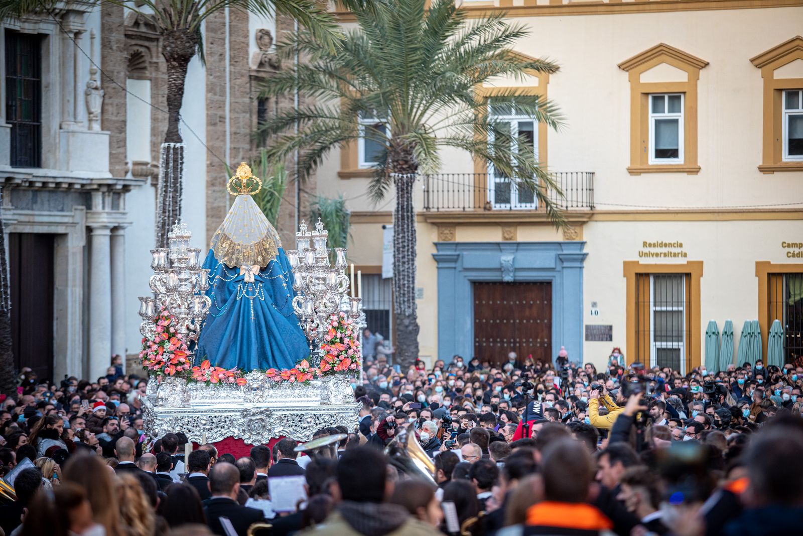 Histórica procesión con la Patrona y el Nazareno en la festividad de la Inmaculada