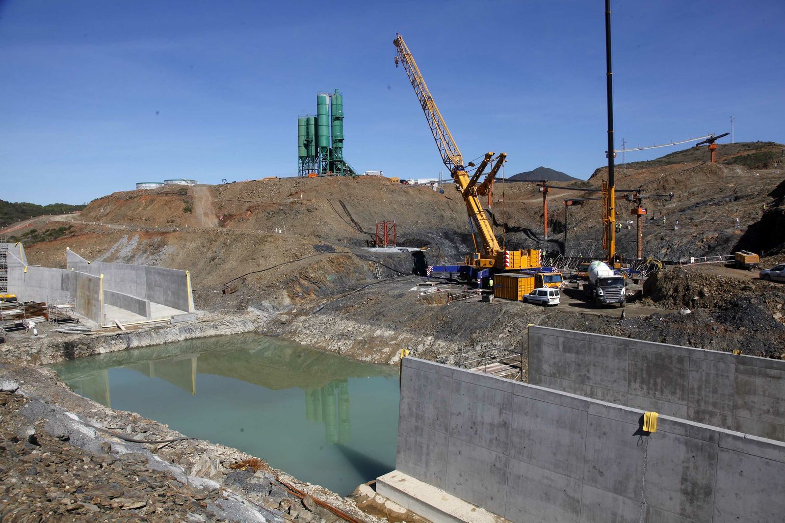 Construcción de la Presa de Alcolea.