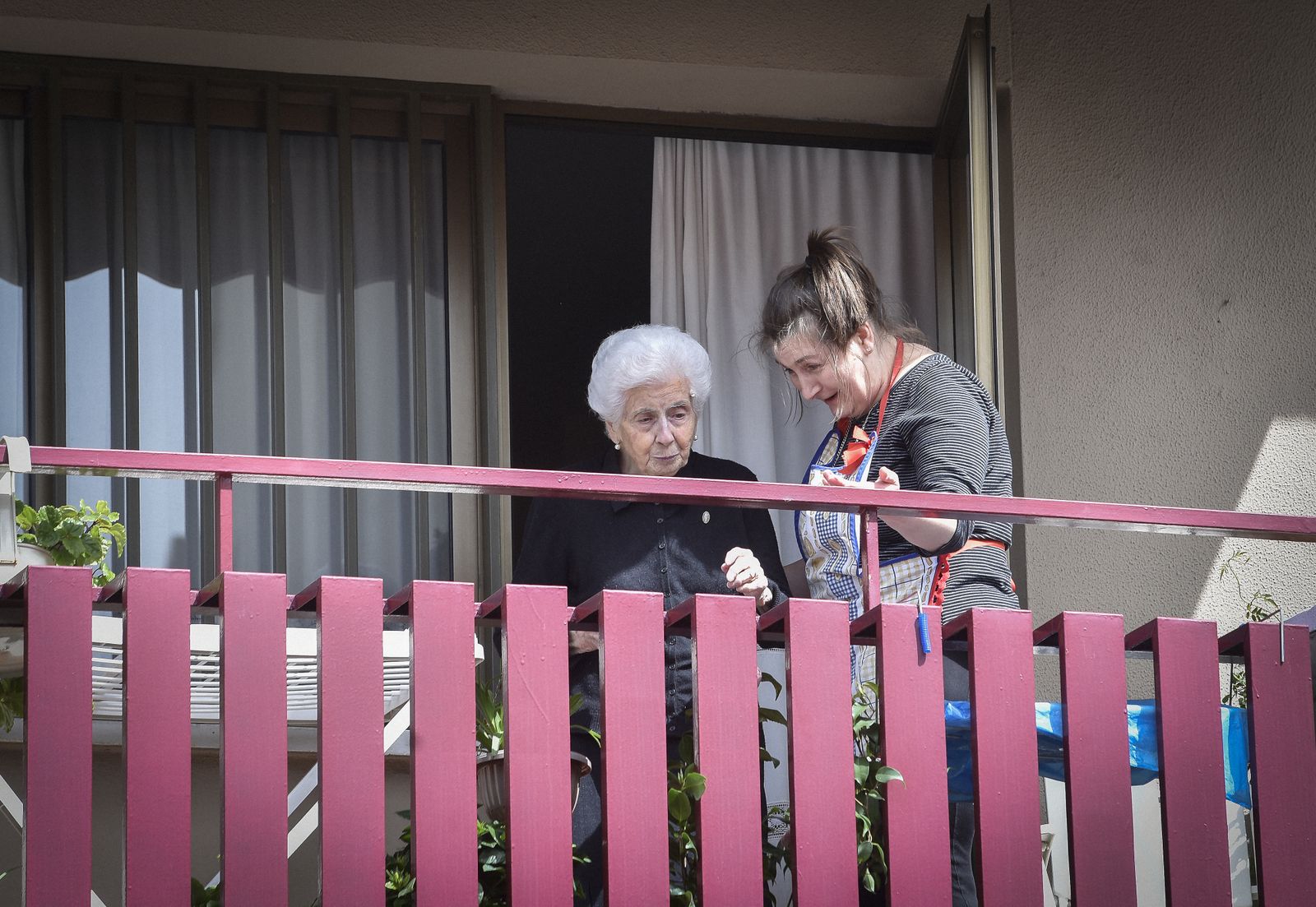 La resistencia en las calles por el estado de alarma: sanitarios de Andalucía, héroes anónimos