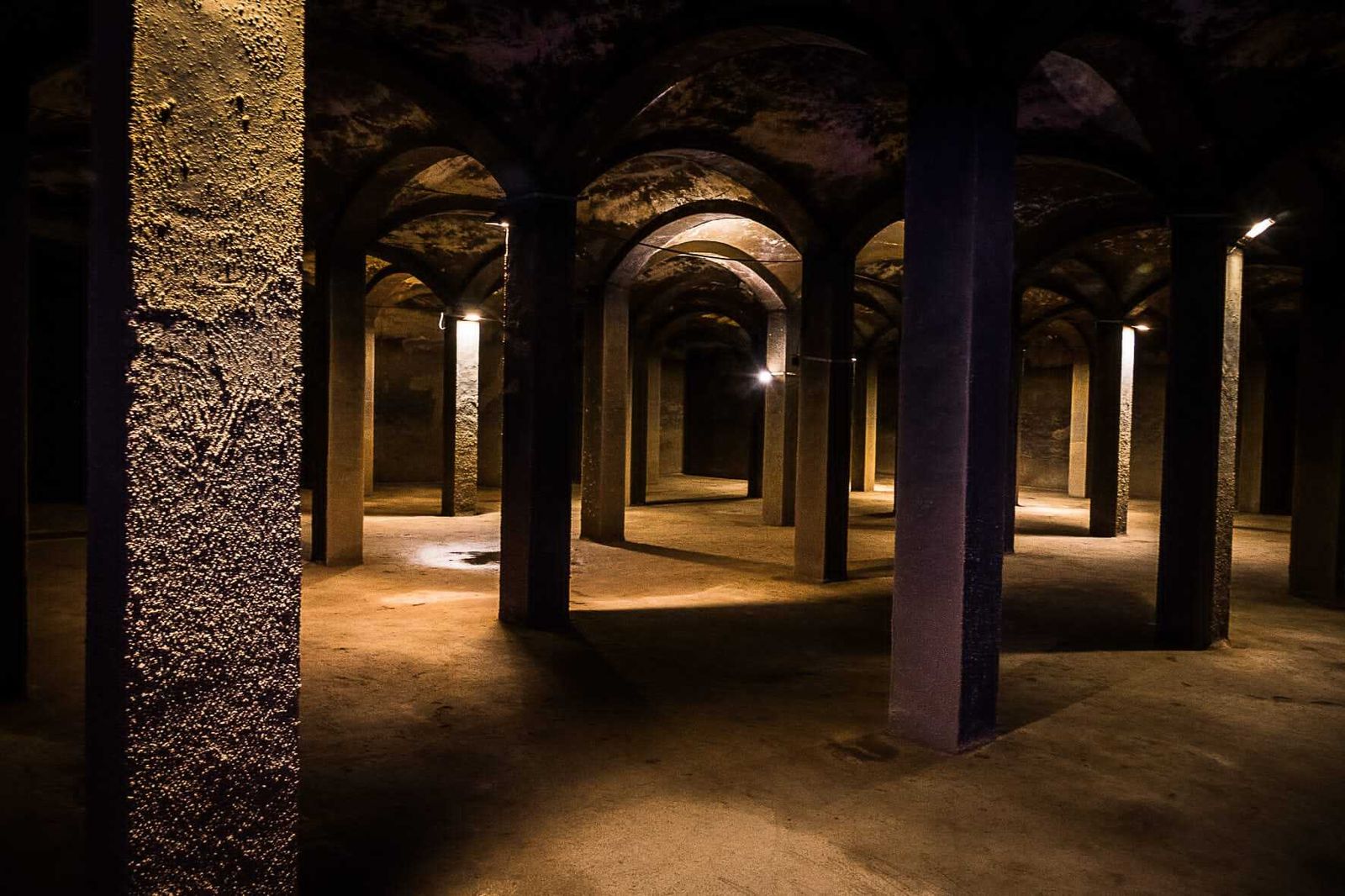 Las hermosas bóvedas de los depósitos de Santa Isabel