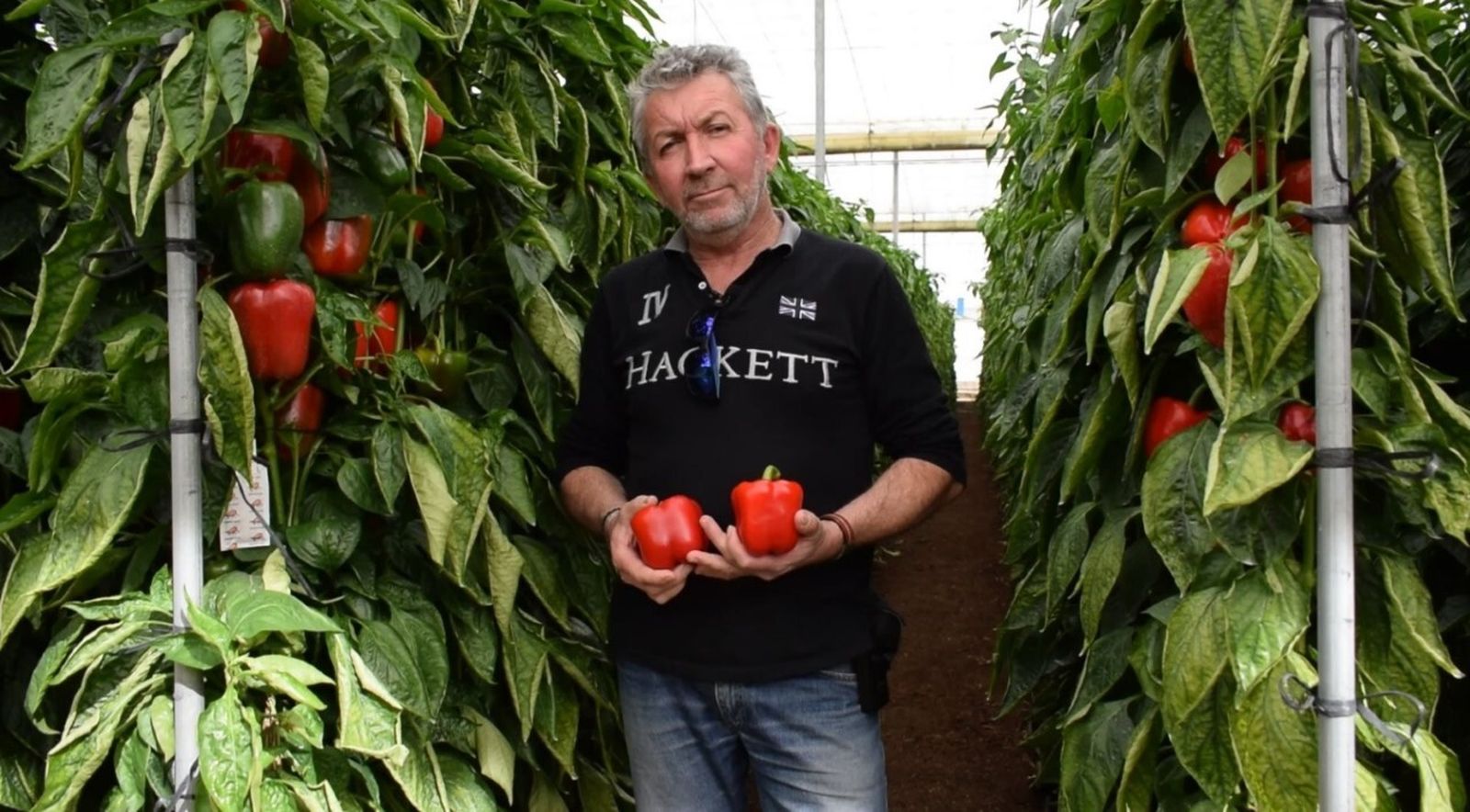 Juan Rodríguez, agricultor de Vícar con Ercina de Ramiro Arnedo.