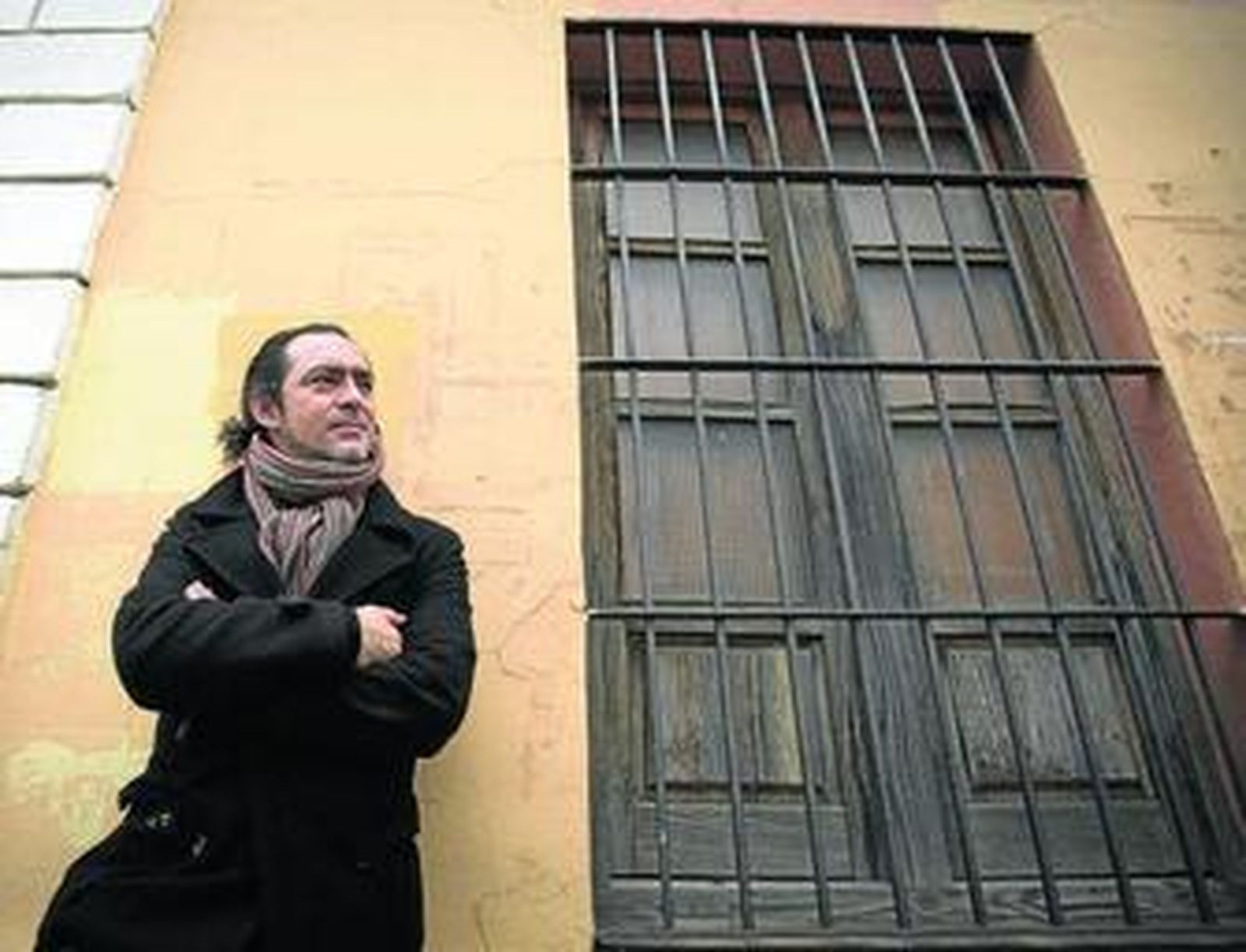 Raúl Rodríguez, en la Plaza del Pumarejo, donde mañana ofrece un concierto para el que ha agotado las entradas.