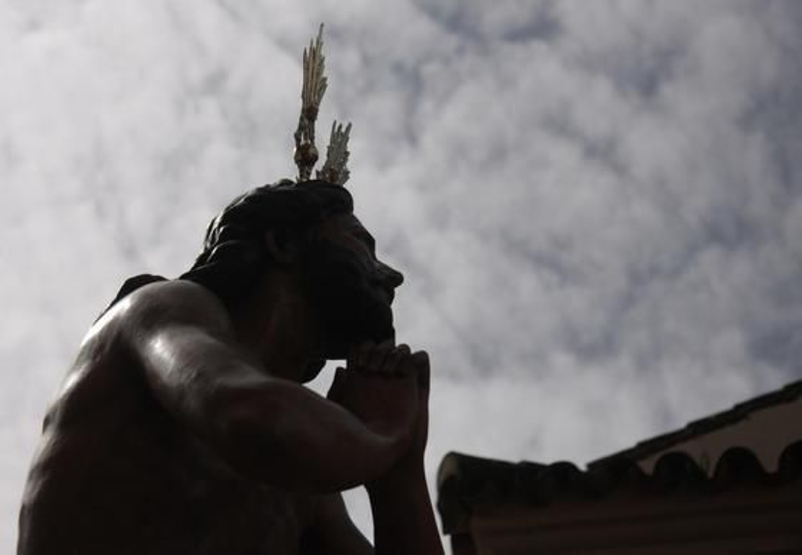 Contraluz del Señor de las Penas.

Foto: Victoria Hidalgo