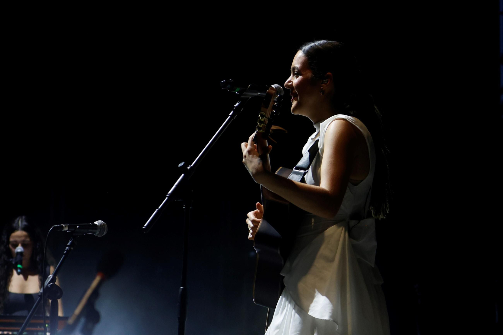 Las imágenes de los conciertos de Valeria Castro y Julieta Venegas en el Festival de la Guitarra de Córdoba