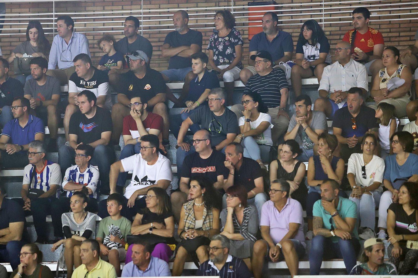 Ambiente en el Andrés Estrada en el encuentro Pajarraco CB Santfeliueng vs Ciudad de Huelva.