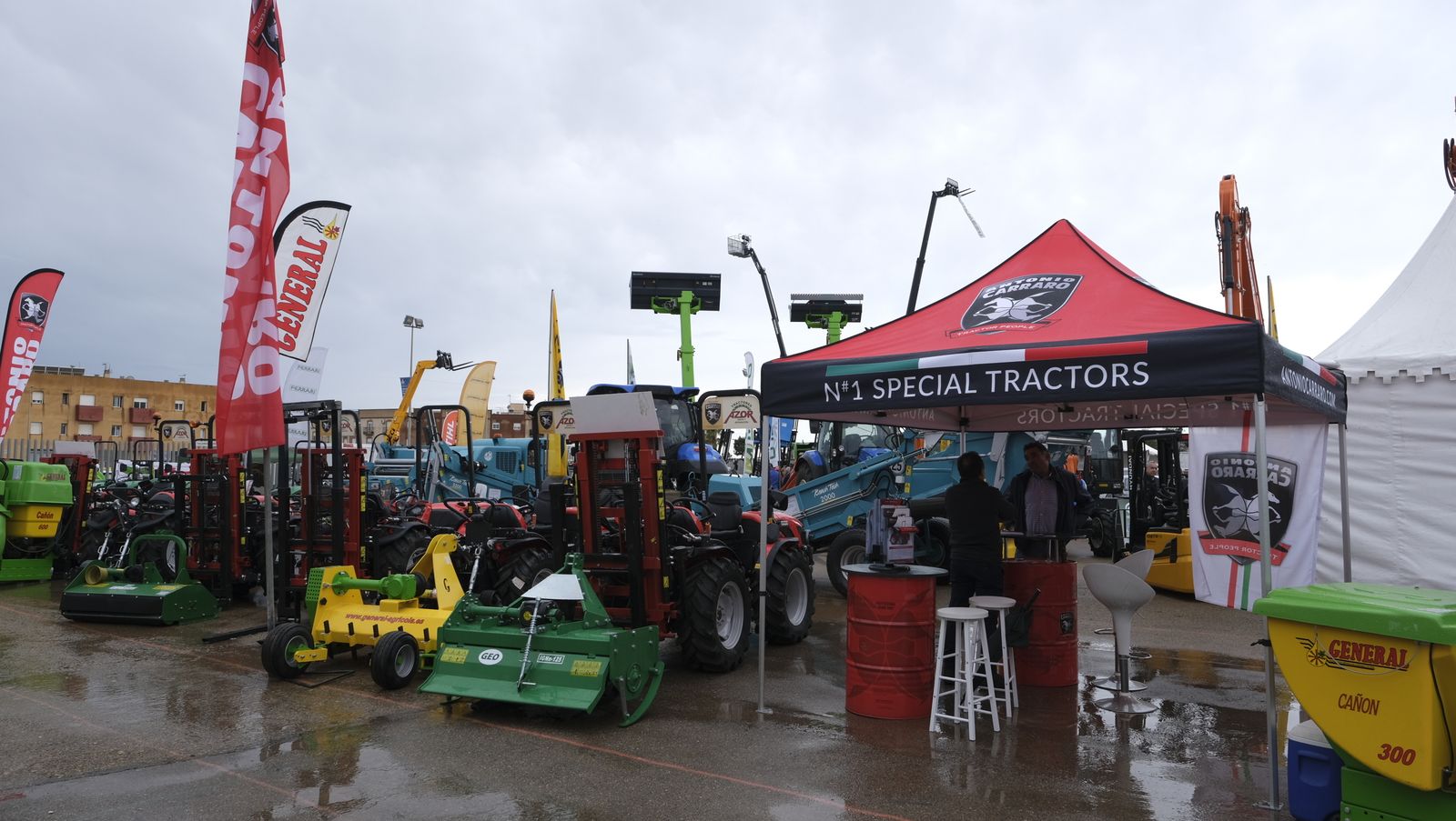 Imágenes del primer día de Expolevante Níjar.