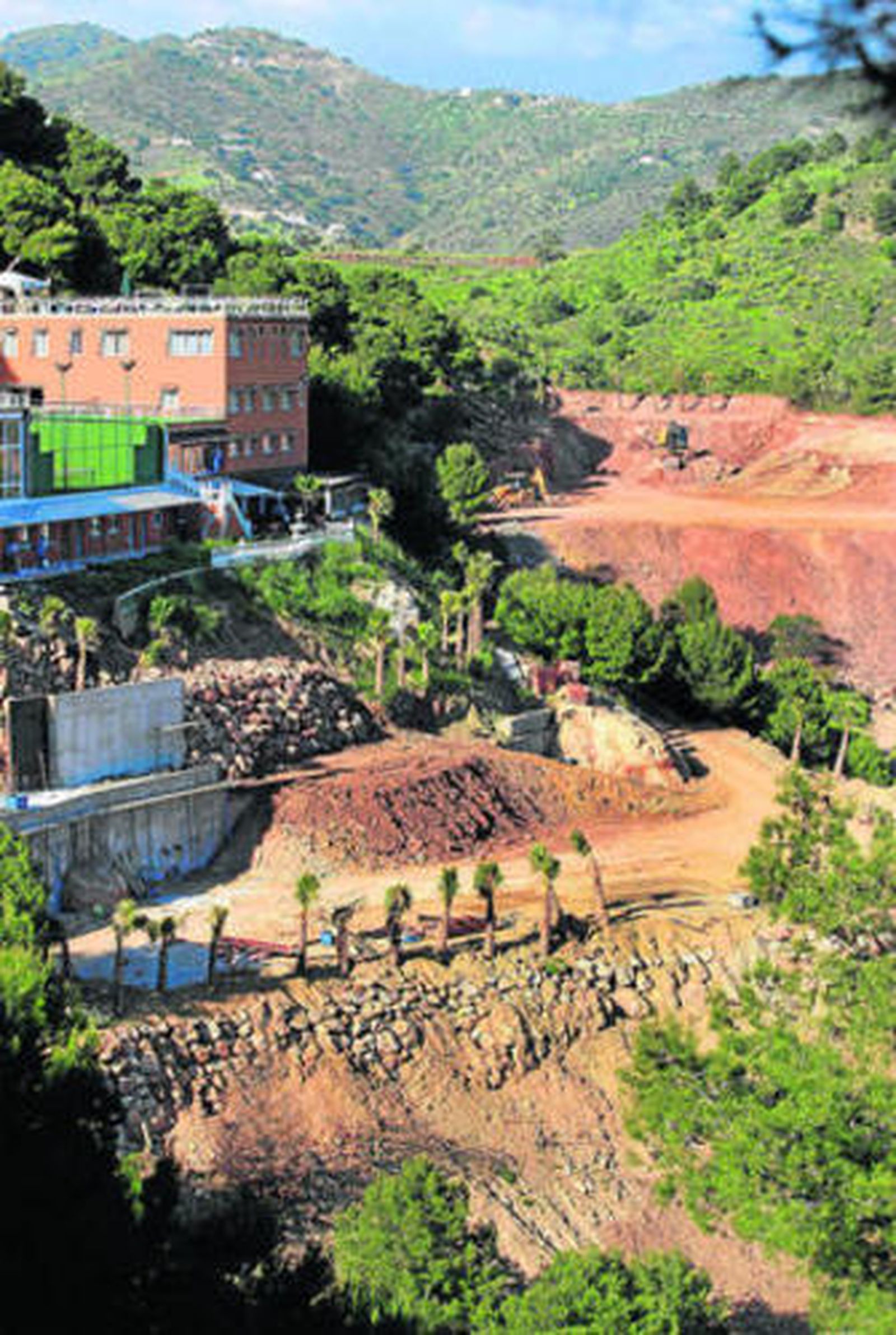 Imagen del viernes de las últimas obras irregulares en Pinares.