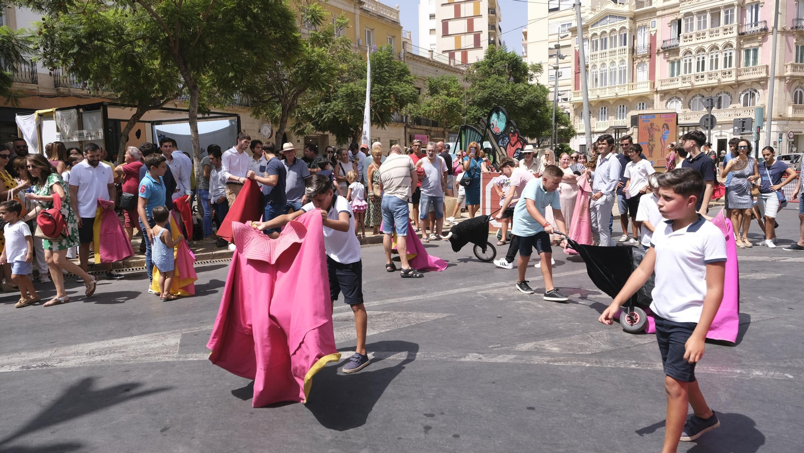 Exhibición de toreo de salón de la Escuela Taurina de Almería, en imágenes