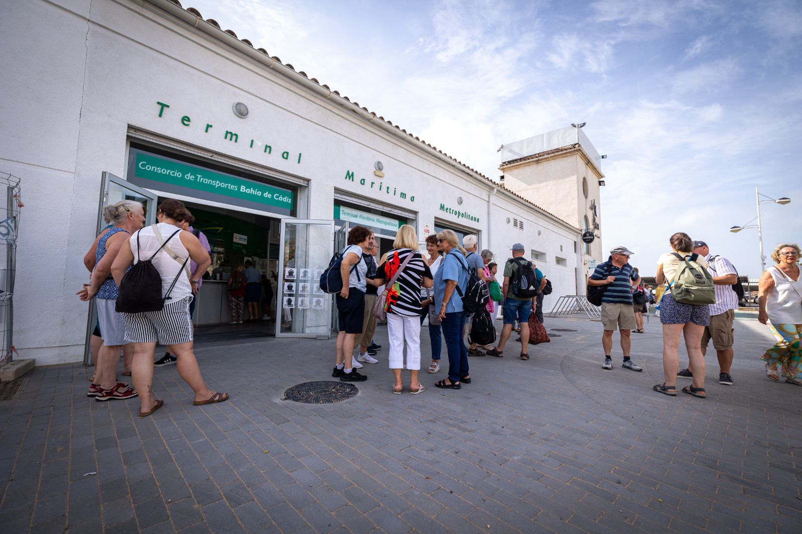 Colas este jueves en la estación marítima de El Puerto.