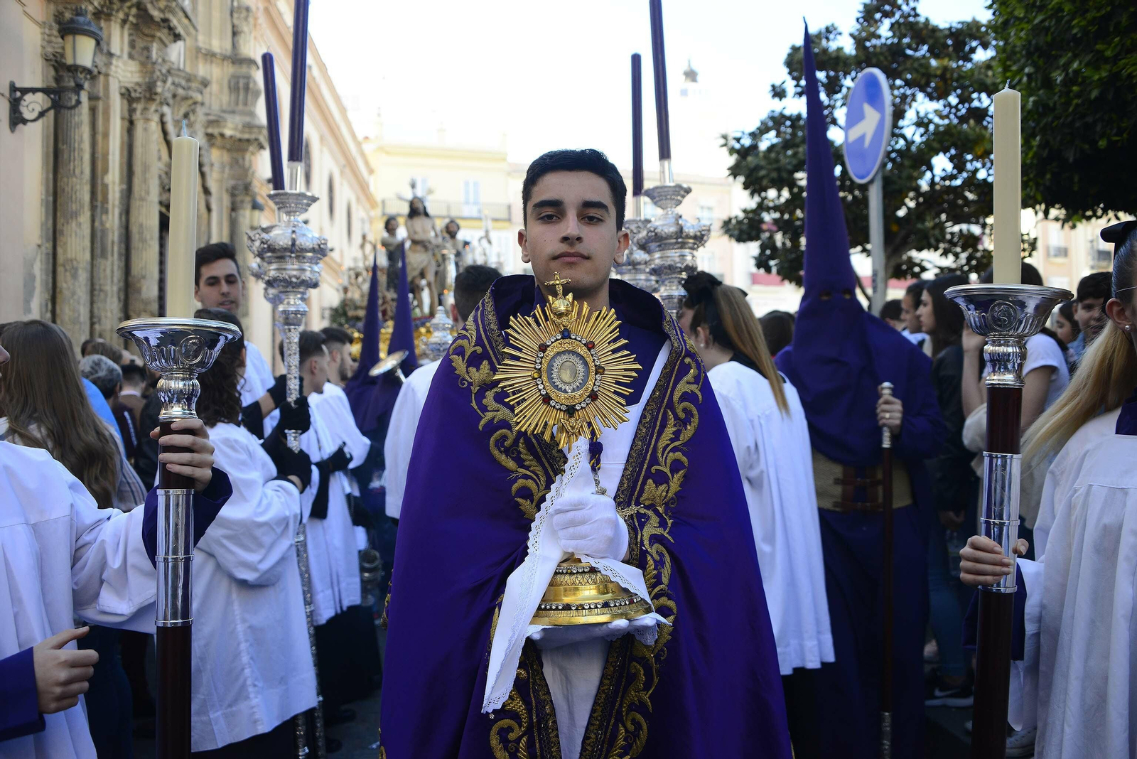 Salida procesional de la hermandad de Columna