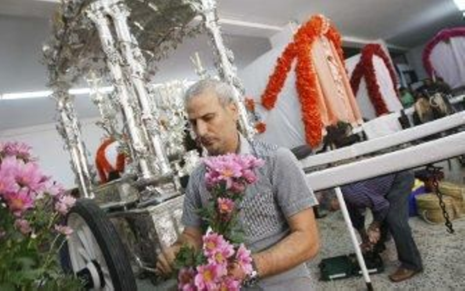 Unos 1.800 rocieros inician la romería con más carros y menos coches