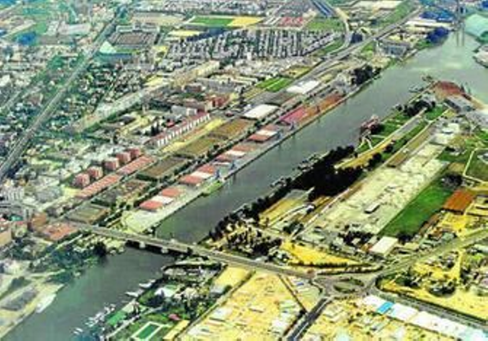 Imagén aérea de Archivo del Puerto de Sevilla.