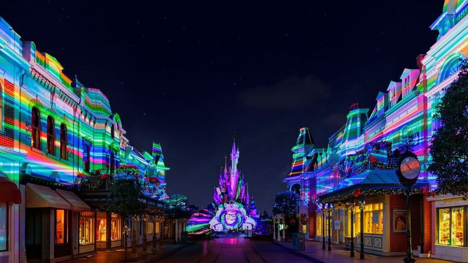 El mapping a lo largo de Main Street U.S.A. en Disneyland Paris