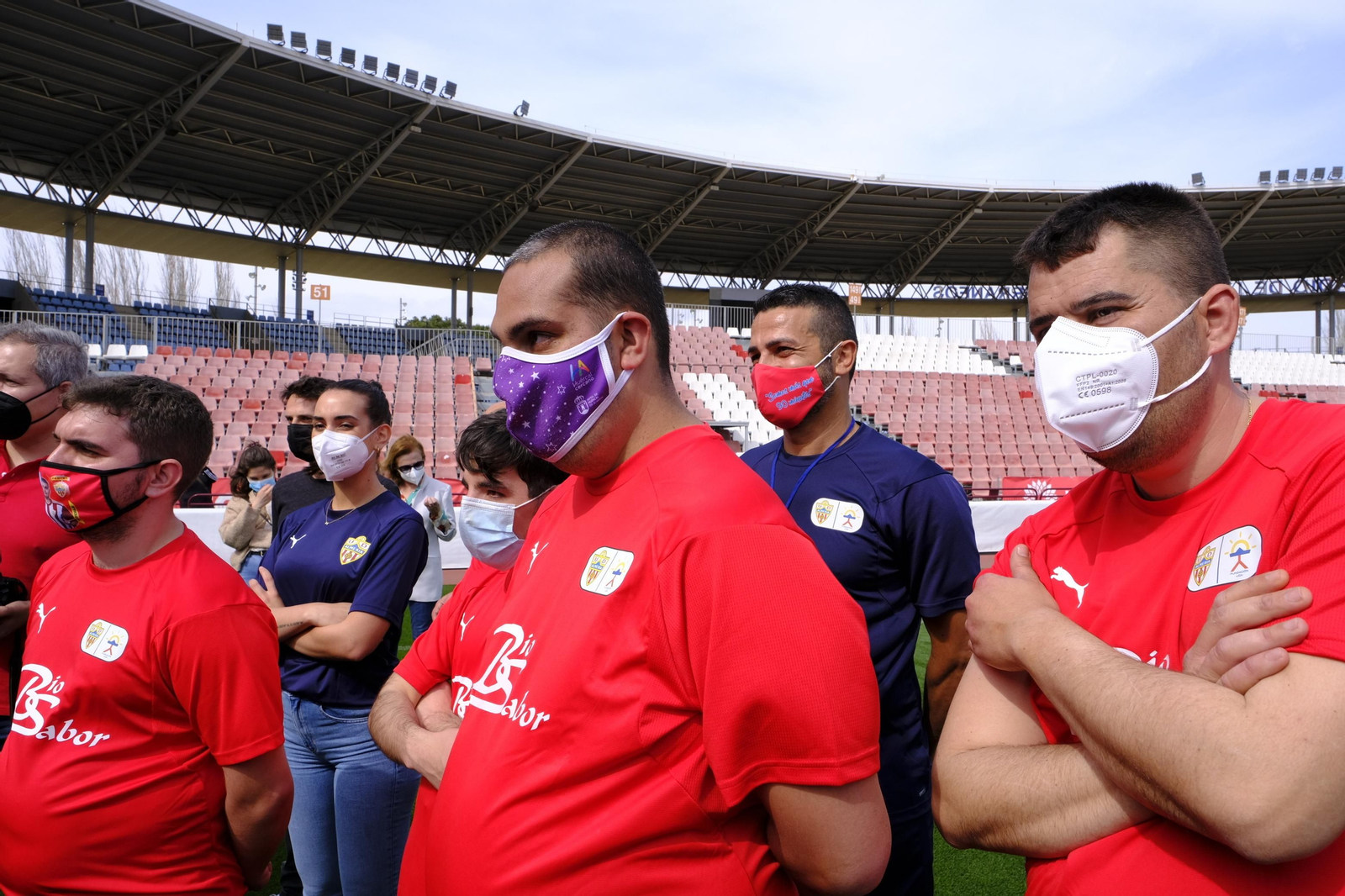 Fotogalería de la visita de Vicente del Bosque al equipo Genuine de la Fundación U.D. Almería
