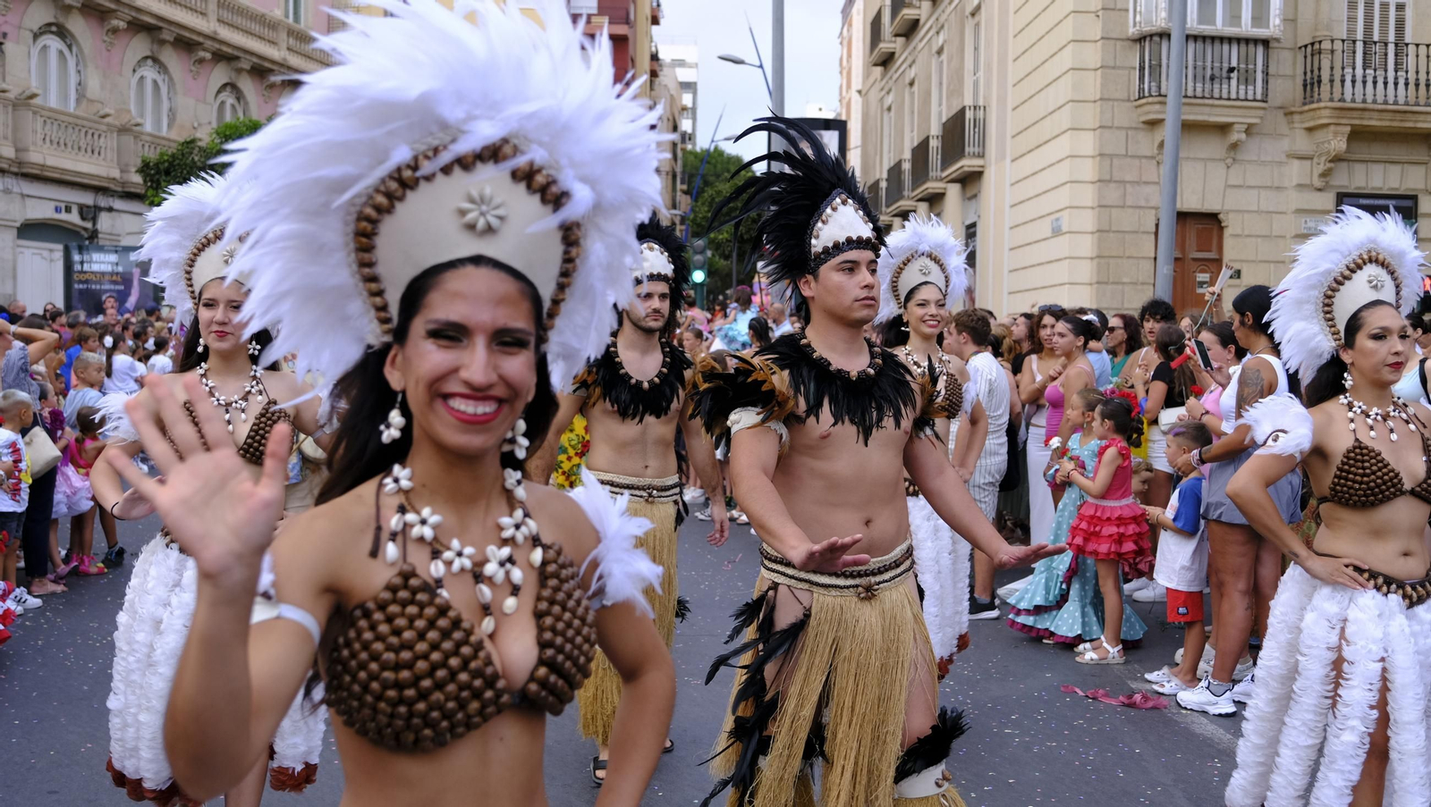 Las mejores imágenes de la Batalla de Flores de Almería