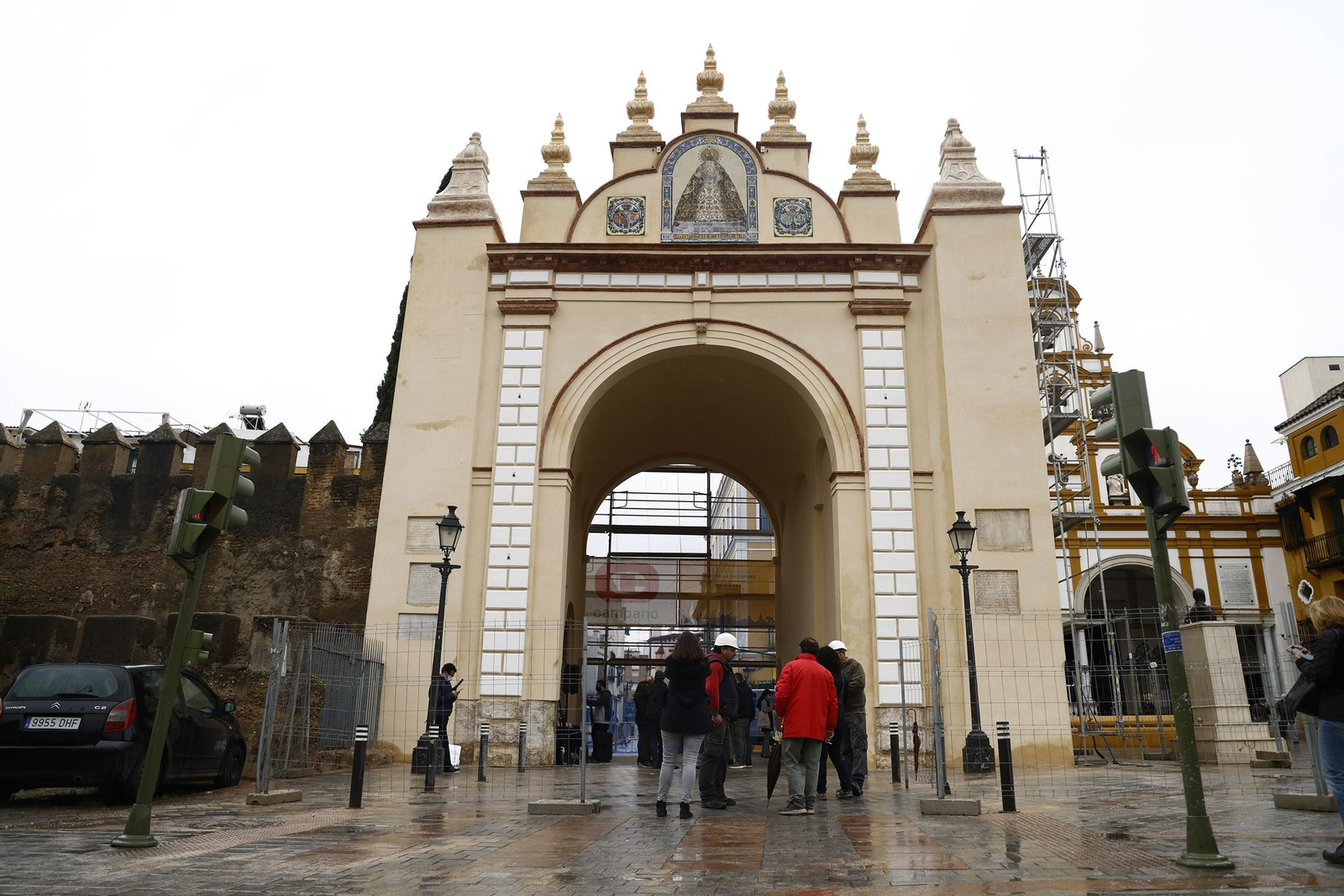 Así luce el Arco de la Macarena tras su restauración, todas las imágenes