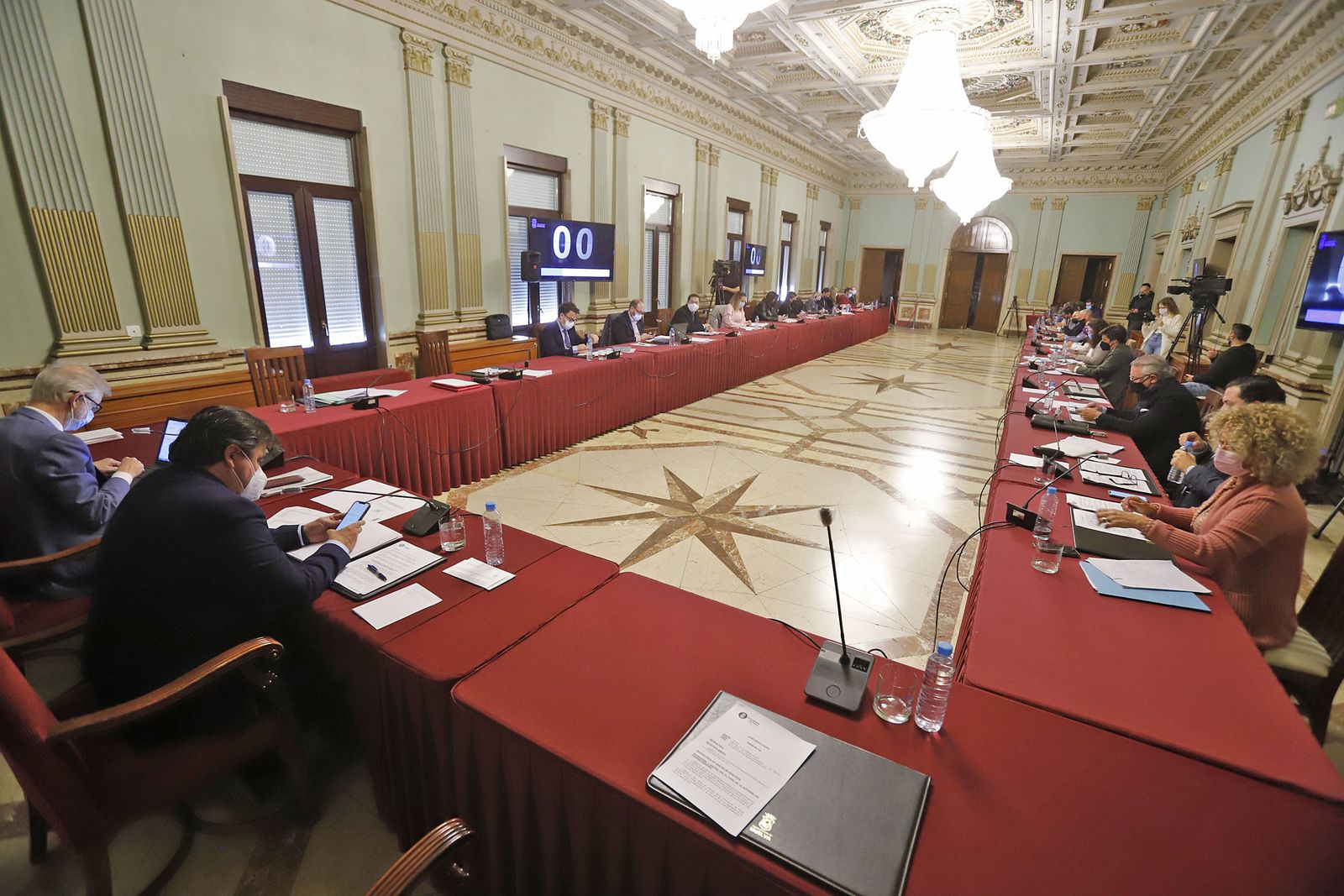 Imágenes del Pleno ordinario del mes de noviembre del Ayuntamiento de Huelva