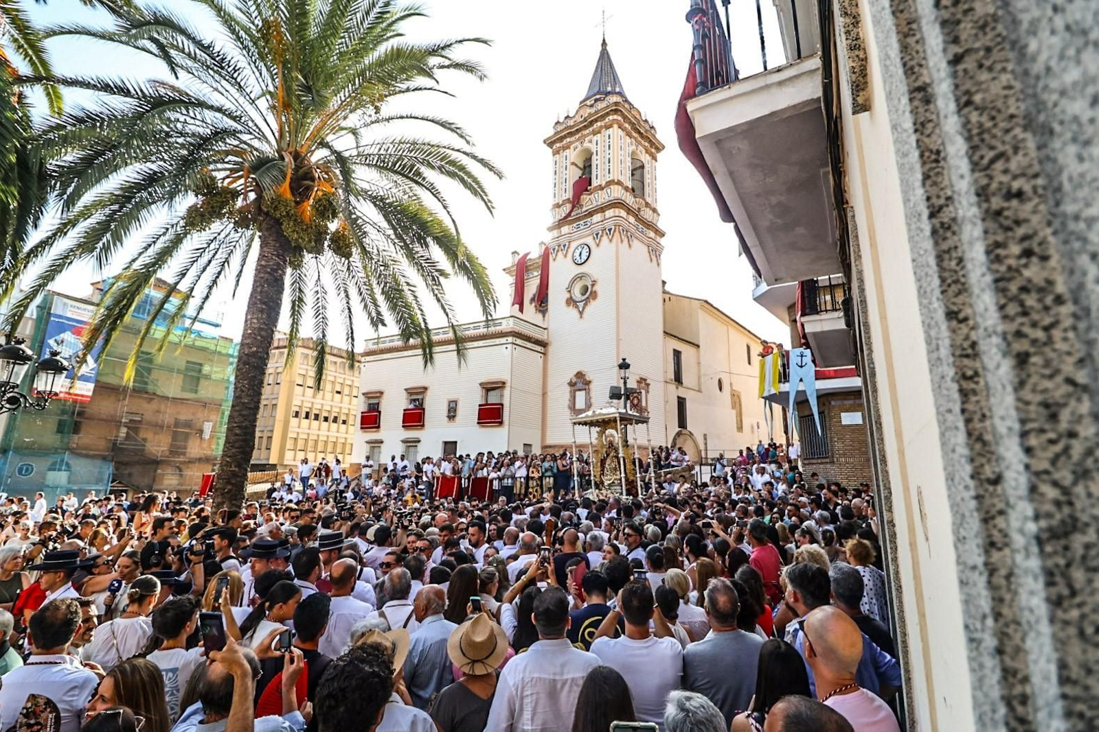 Virgen de Montemayor hace tres días por la capital.