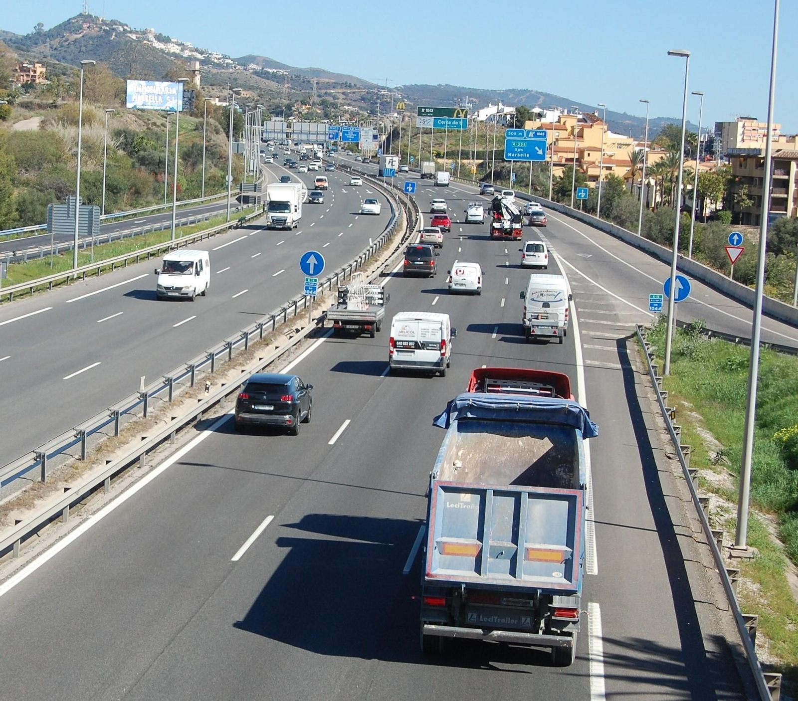 La autovía del Mediterráneo A-7 a su paso por Marbella.