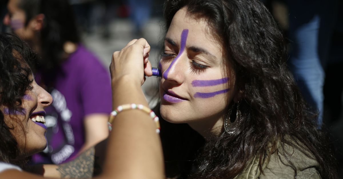 Horarios y recorridos de las manifestaciones por el 8M de 2023 en Sevilla