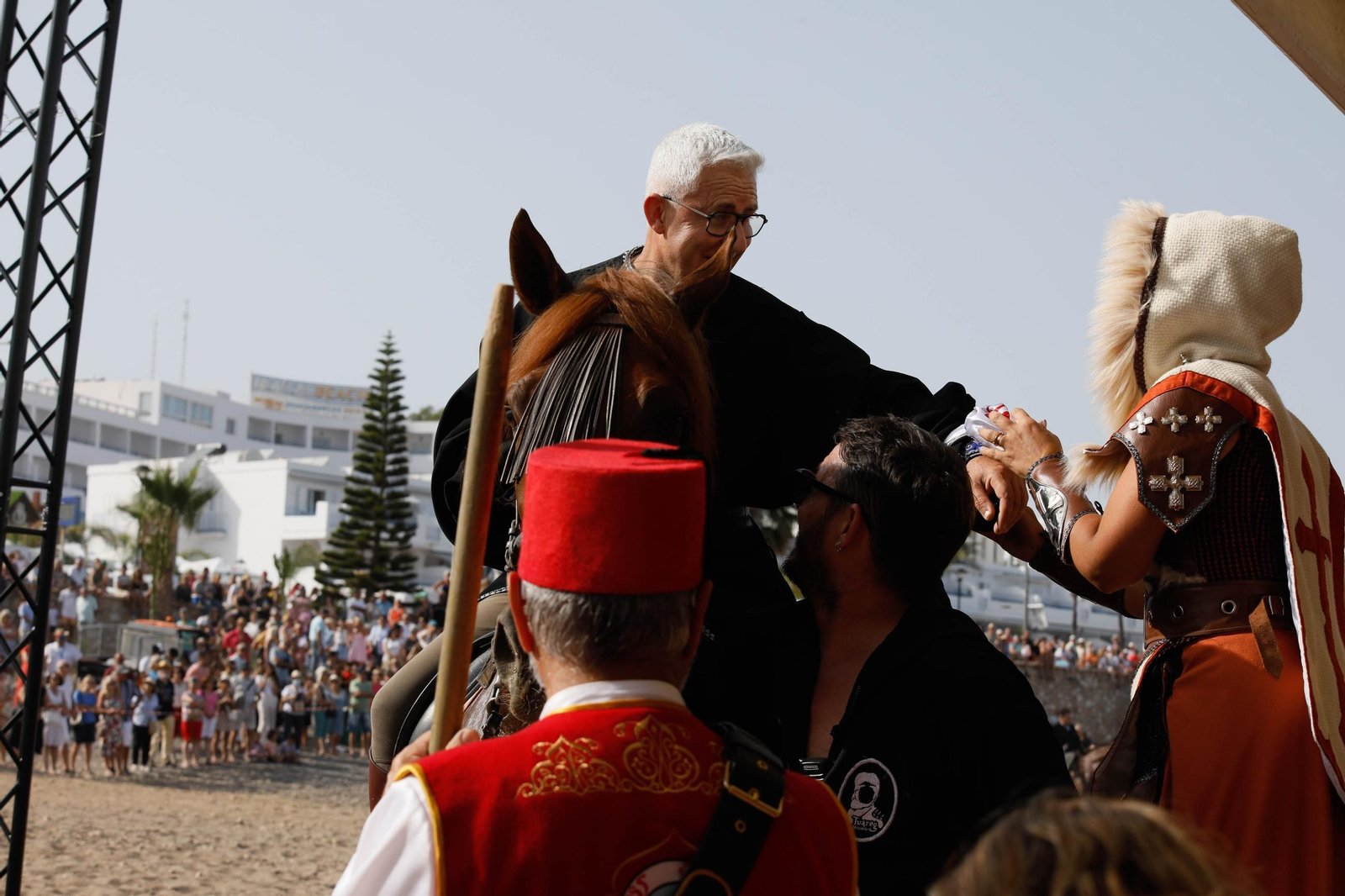 La carrera de cintas y la exhibición de caballos de los Moros y Cristianos de Mojácar, en imágenes