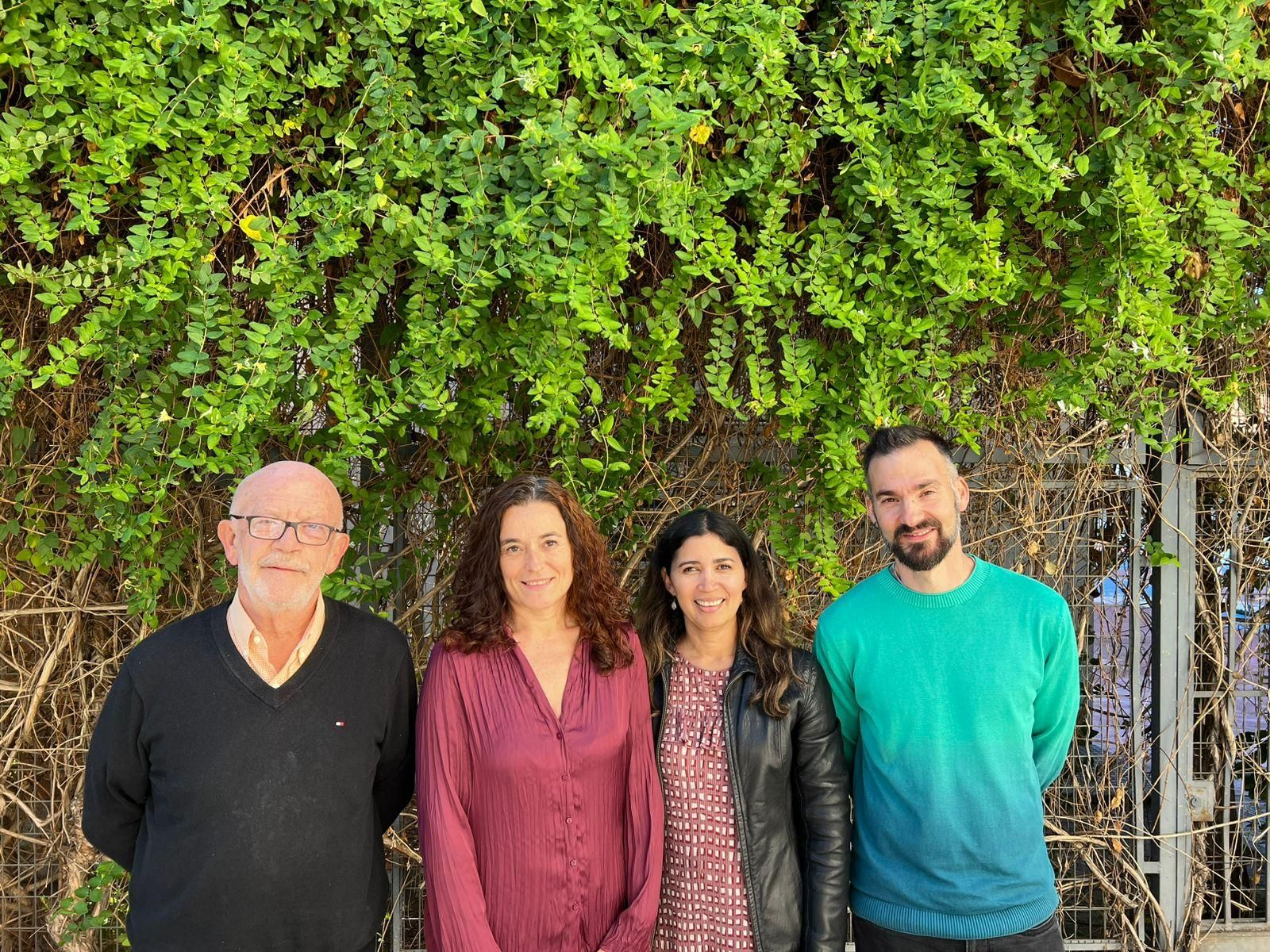 Antonio Osuna, Susana Vílchez, Jennifer Solano y Luis Miguel de Pablos, investigadores del Instituto de Biotecnología y desarrolladores de la tecnología